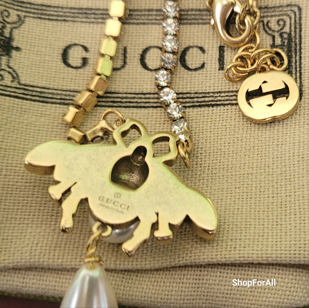Gucci Bee Necklace with Crystal Chain & Drop Pearl | Fashion - Picture 12 of 13